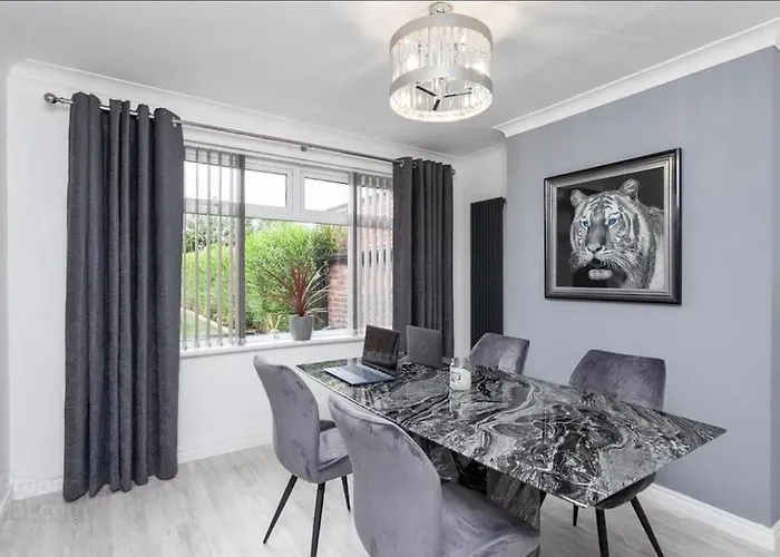Modern Home 10 Mins To Belfast City